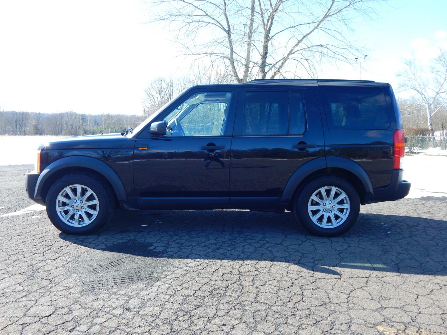 2008 Black /Tan Leather Land Rover LR3 SE (SALAE25488A) with an 4.4L V8 DOHC 32V engine, 6-Speed Automatic Overdrive transmission, located at 6528 Lower York Road, New Hope, PA, 18938, (215) 862-9555, 40.358707, -74.977882 - Photo#1